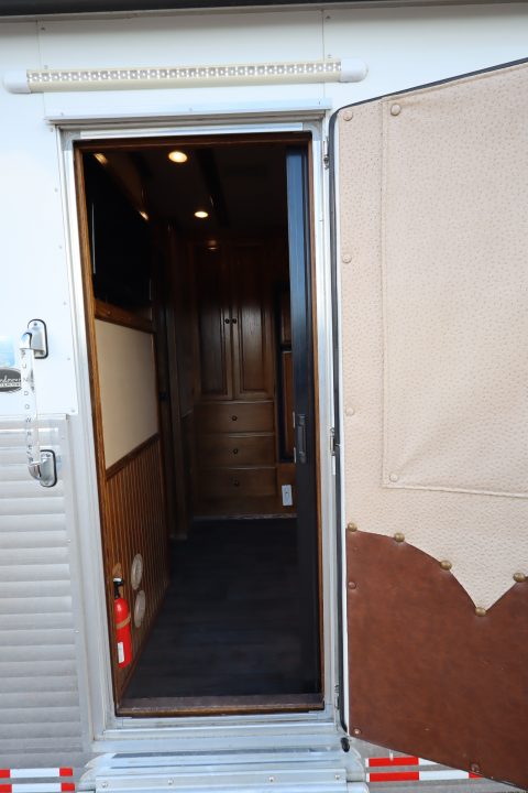 Used 2016 Sundowner 3 Horse LQ Trailer