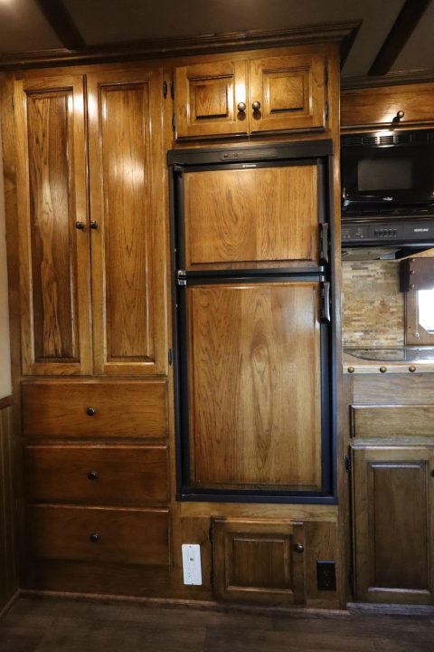 Used 2016 Sundowner 3 Horse LQ Trailer