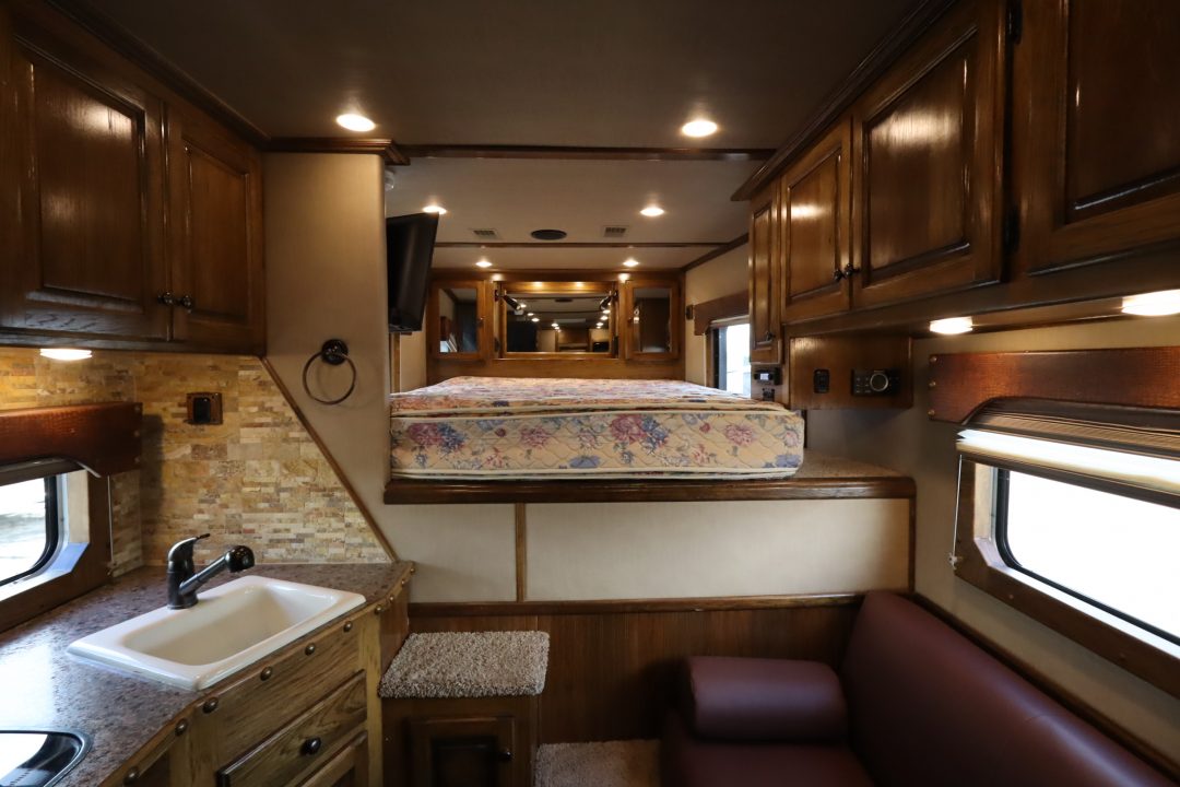 Used 2016 Sundowner 3 Horse LQ Trailer