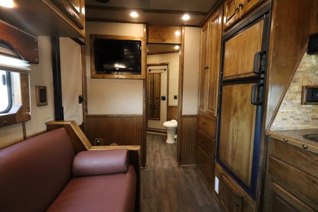 Used 2016 Sundowner 3 Horse LQ Trailer