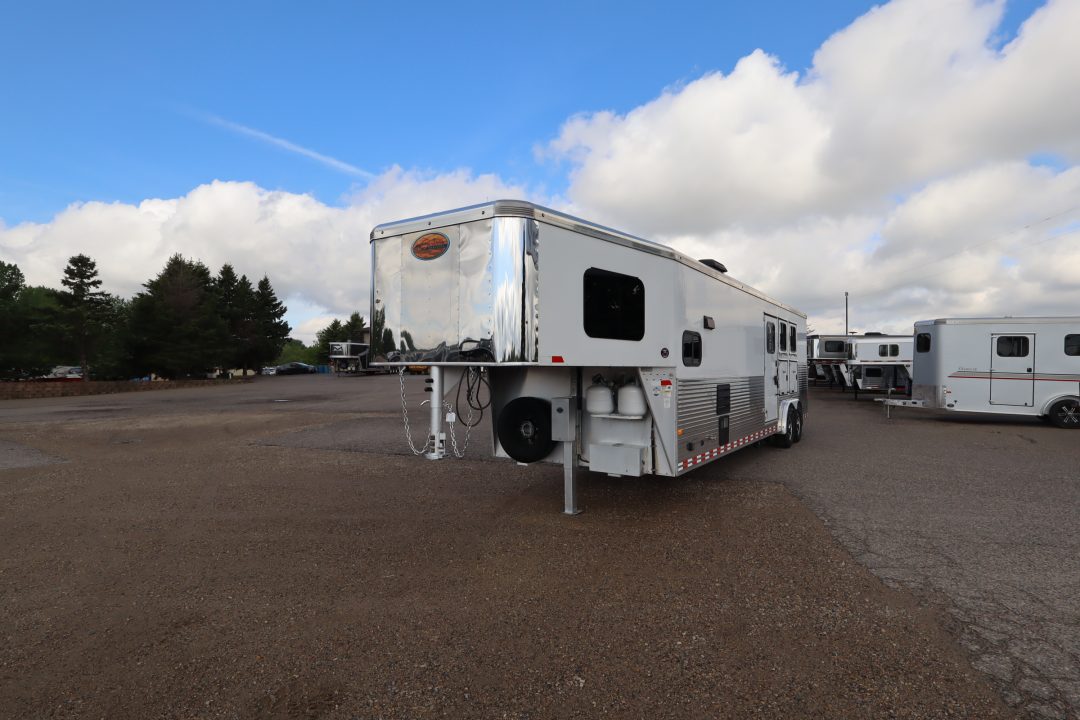 Used 2016 Sundowner 3 Horse LQ Trailer