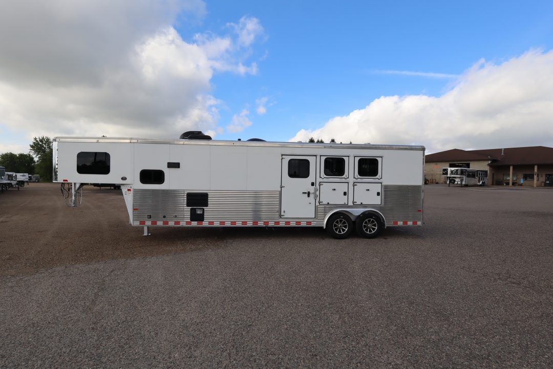 Used 2016 Sundowner 3 Horse LQ Trailer