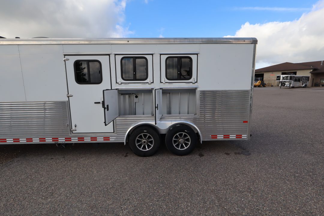Used 2016 Sundowner 3 Horse LQ Trailer