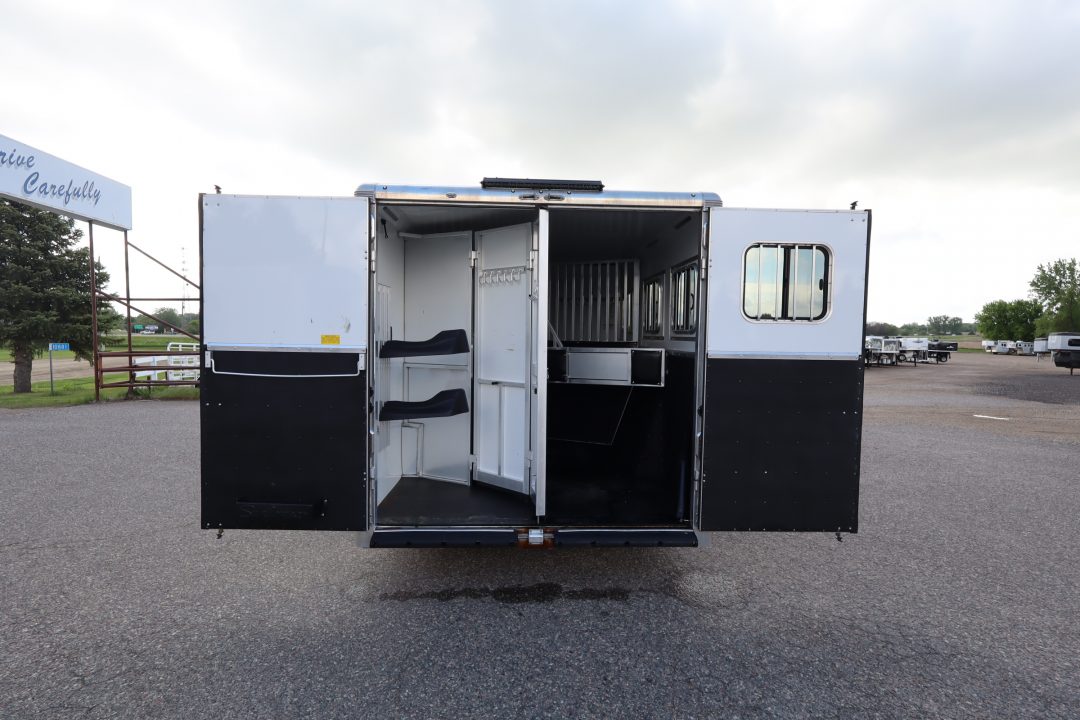 Used 2016 Sundowner 3 Horse LQ Trailer