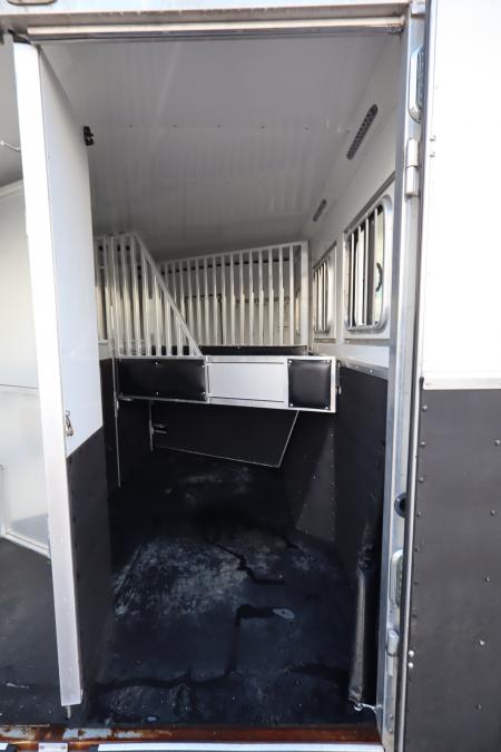 Used 2016 Sundowner 3 Horse LQ Trailer