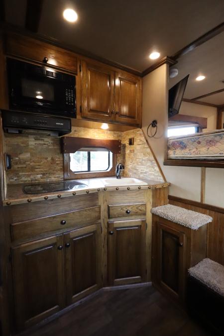 Used 2016 Sundowner 3 Horse LQ Trailer