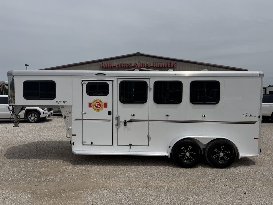 New 2025 Sundowner 3 Horse Gooseneck Horse Trailer
