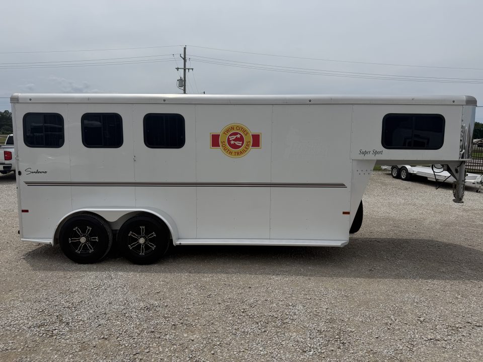 New 2025 Sundowner 3 Horse Gooseneck Horse Trailer