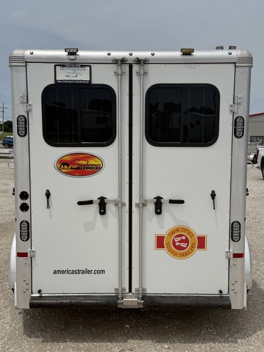 New 2025 Sundowner 3 Horse Gooseneck Horse Trailer