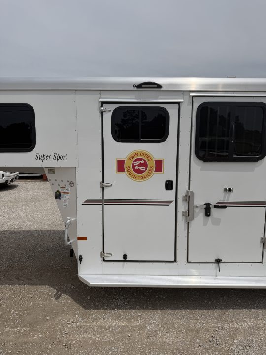New 2025 Sundowner 3 Horse Gooseneck Horse Trailer