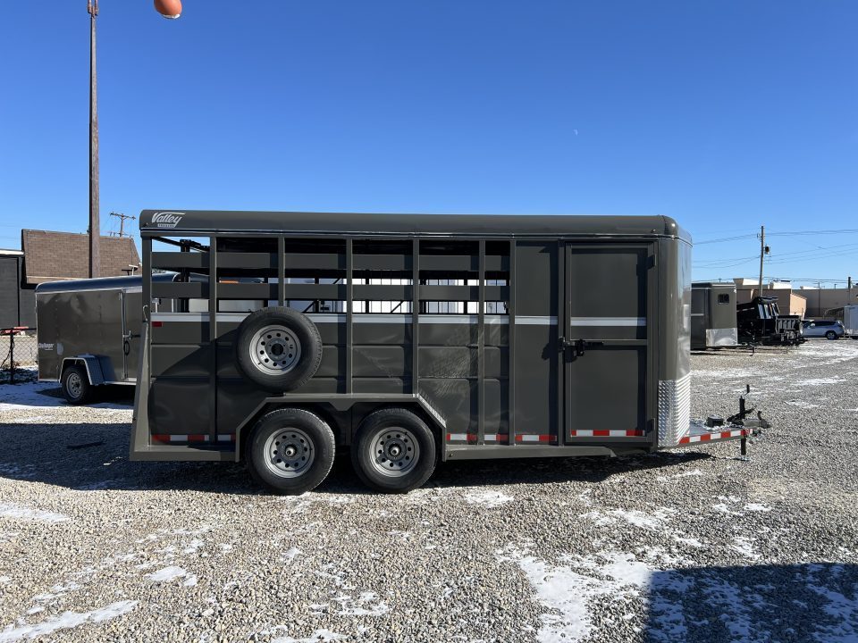 New 2027 Valley Trailers 3800 STD 3H Slant Horse Trailer