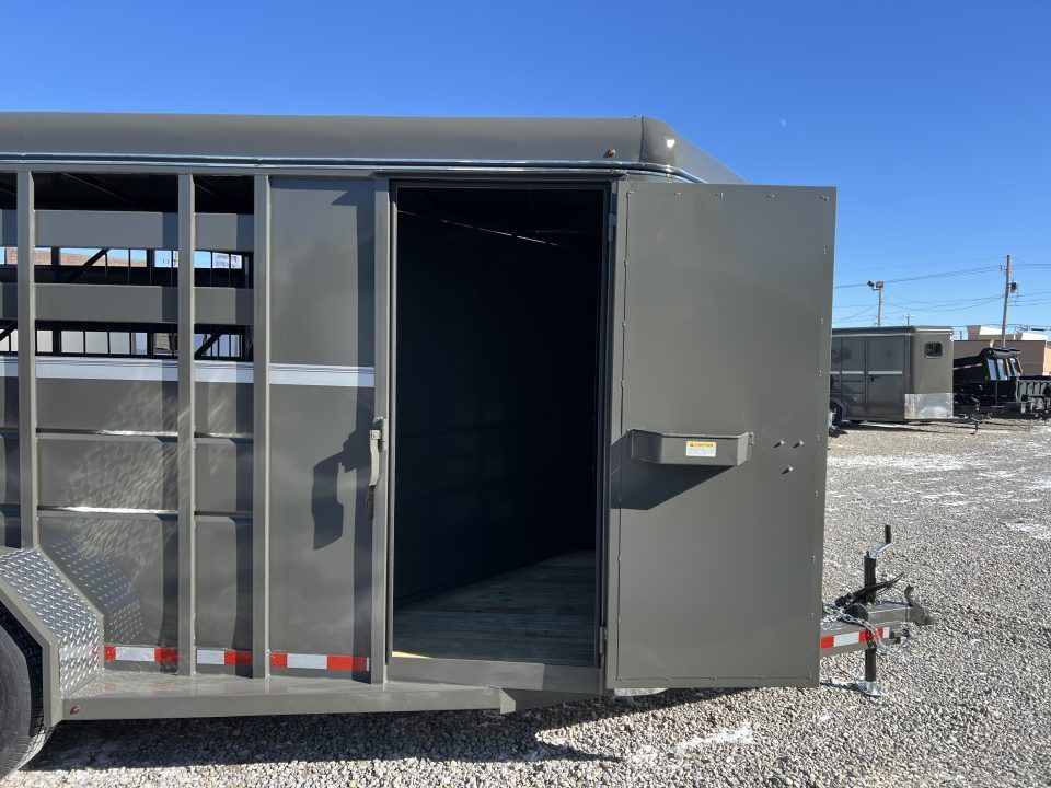 New 2027 Valley Trailers 3800 STD 3H Slant Horse Trailer