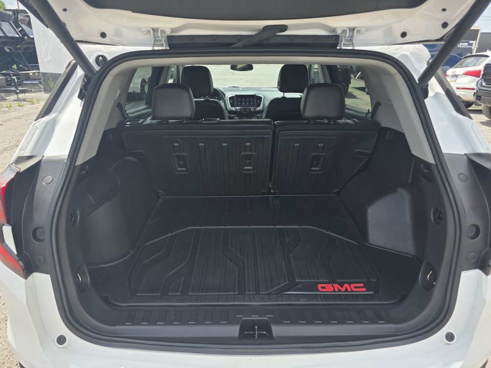 Used 2021 GMC TERRAIN SLT SUV