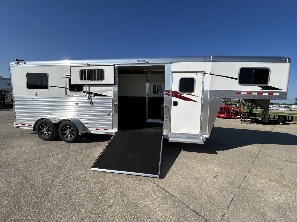 New 2026 4-Star Trailers 2+1 Horse Trailer