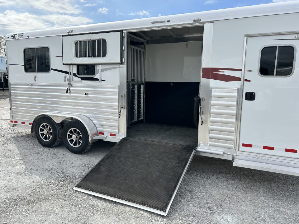 New 2026 4-Star Trailers 2+1 Horse Trailer