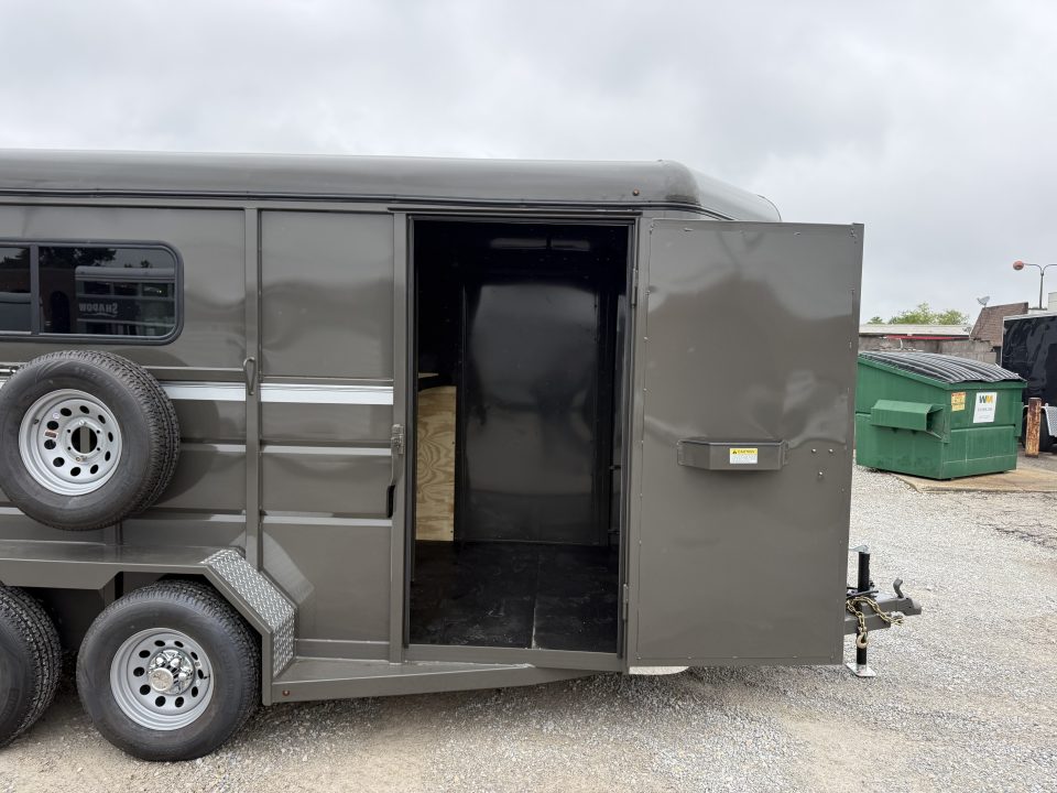 New 2027 Valley Trailers 2 HORSE STRAIGHT LOAD w/ RAMP