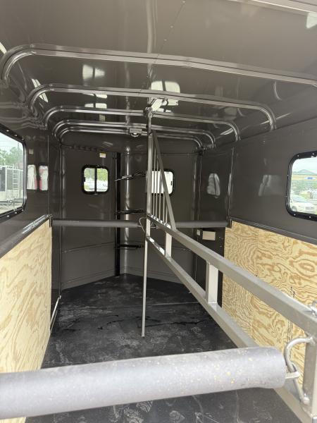 New 2027 Valley Trailers 2 HORSE STRAIGHT LOAD w/ RAMP