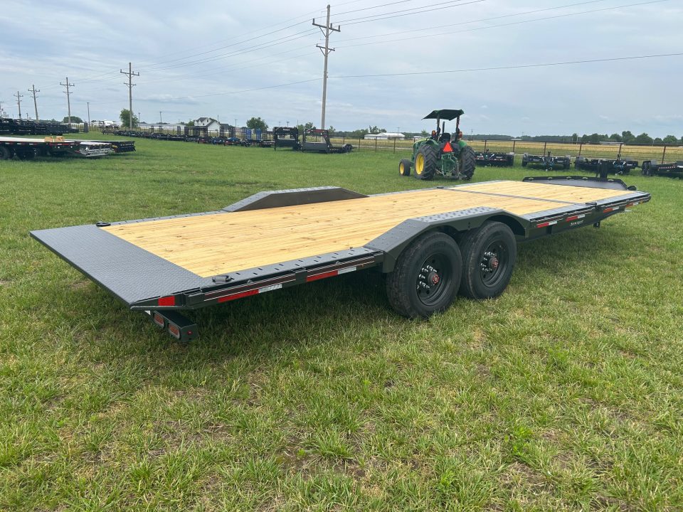 New 2026 Diamond C 102x24 Tandem 23K Pro Tilt w/ Drive Over Fenders, Hydraulic Jack, & Solar Charger