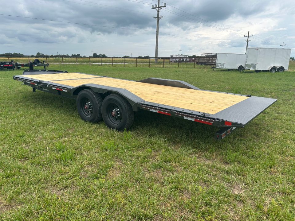 New 2026 Diamond C 102x24 Tandem 23K Pro Tilt w/ Drive Over Fenders, Hydraulic Jack, & Solar Charger