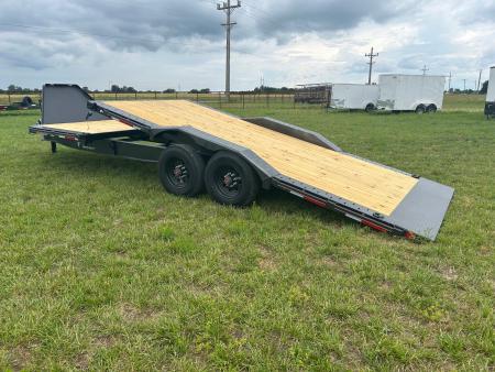 New 2026 Diamond C 102x24 Tandem 23K Pro Tilt w/ Drive Over Fenders, Hydraulic Jack, & Solar Charger