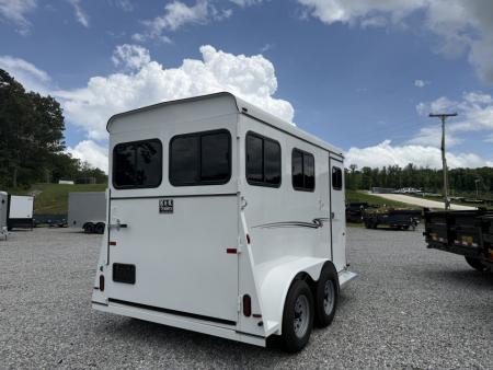 New 2026 Bee 2 HORSE SLANT Trailer