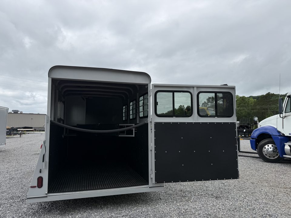New 2026 Bee 3 HORSE SLANT Stock / Stock Combo Trailer