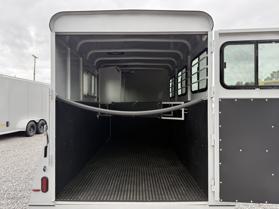 New 2026 Bee 3 HORSE SLANT Stock / Stock Combo Trailer