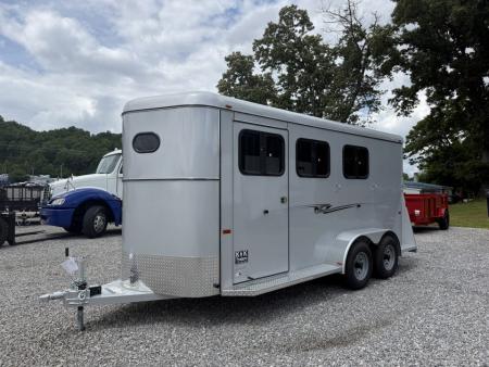 New 2026 Bee 3 HORSE SLANT Stock / Stock Combo Trailer