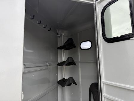 New 2026 Bee 3 HORSE SLANT Stock / Stock Combo Trailer
