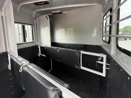 New 2026 Bee 3 HORSE SLANT Stock / Stock Combo Trailer