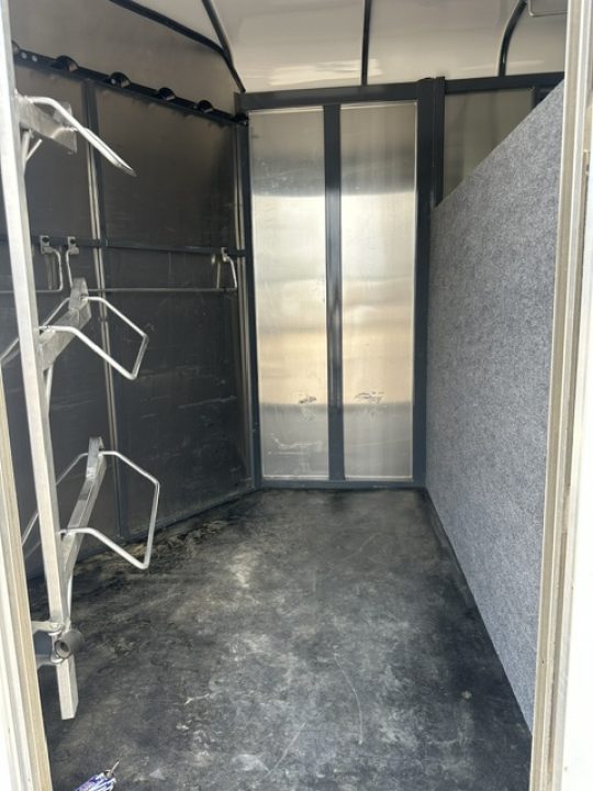 Used 2024 Maverick 3 Horse Slant
