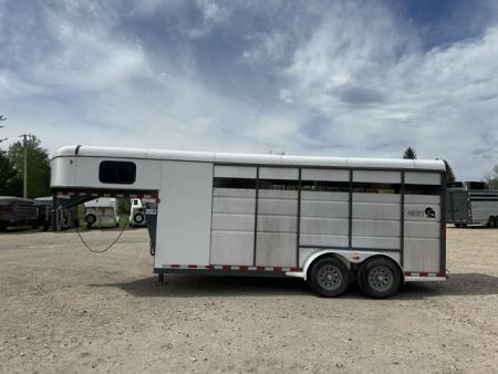 Used 2024 Maverick 3 Horse Slant