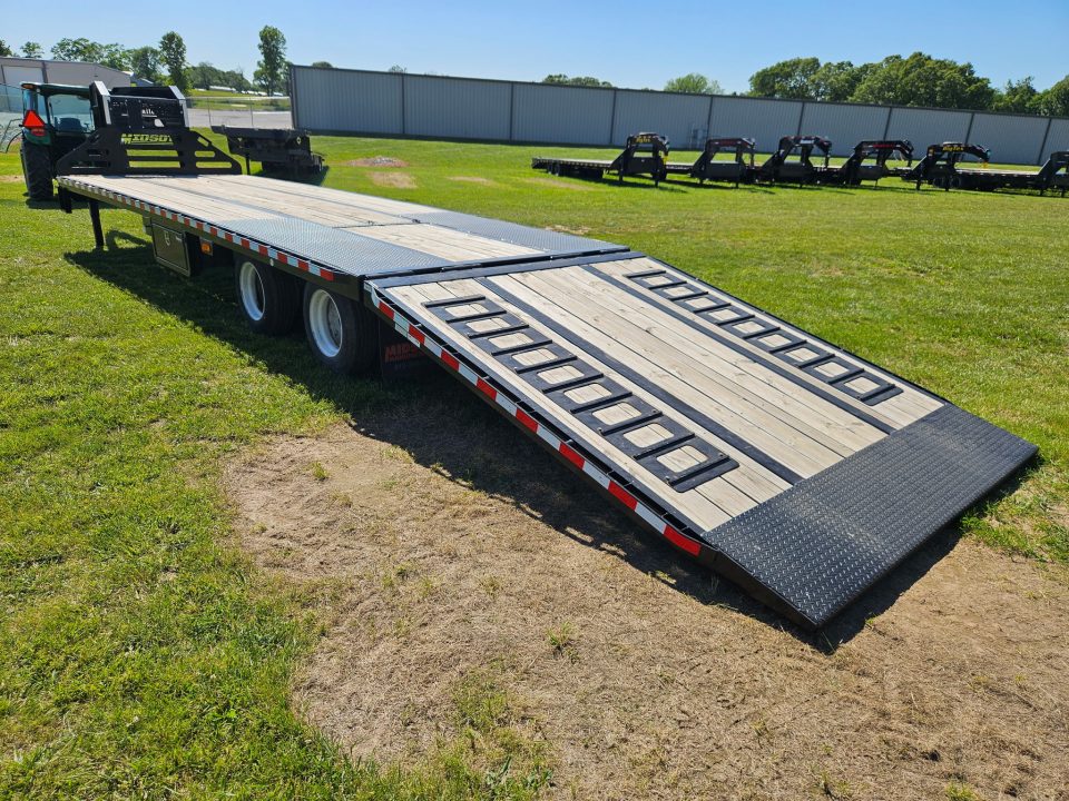 Used 2020 Midsota 102X36 TANDEM DUAL GOOSENECK W/12K AXLES 17.5" 16PLY HYDROTAIL W/HYDROJACKS