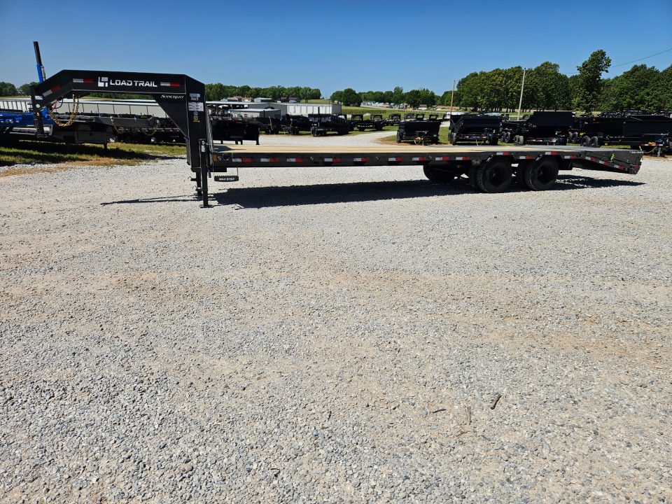 New 2026 Load Trail 102X32 TANDEM LO-PRO GOOSENECK W/ 12K AXLES MAX RAMPS & 14PLY