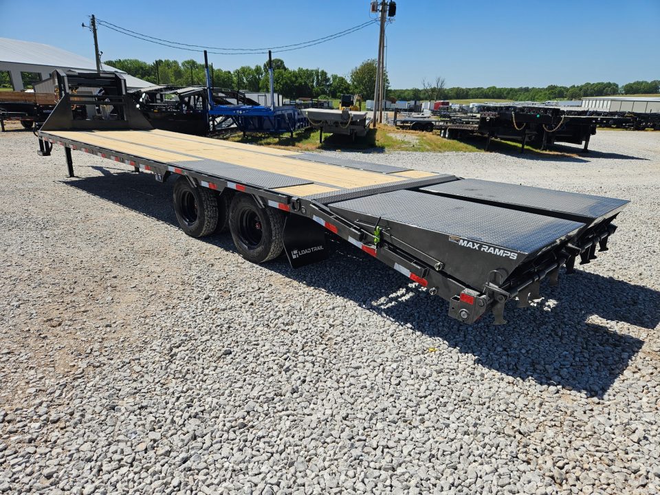 New 2026 Load Trail 102X32 TANDEM LO-PRO GOOSENECK W/ 12K AXLES MAX RAMPS & 14PLY