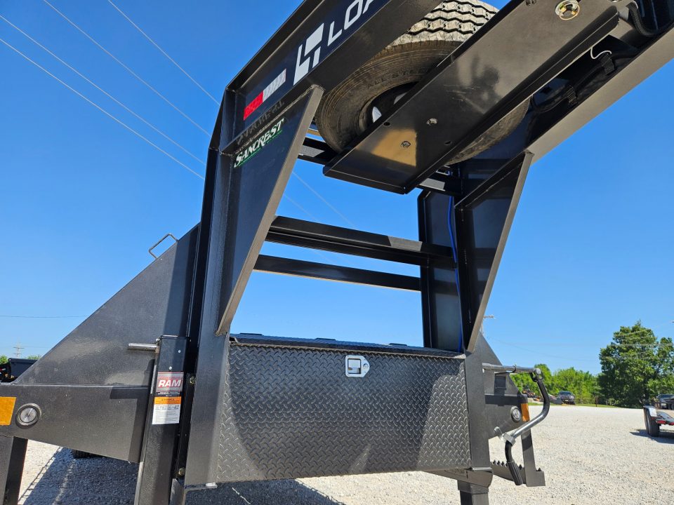New 2026 Load Trail 102X32 TANDEM LO-PRO GOOSENECK W/ 12K AXLES MAX RAMPS & 14PLY