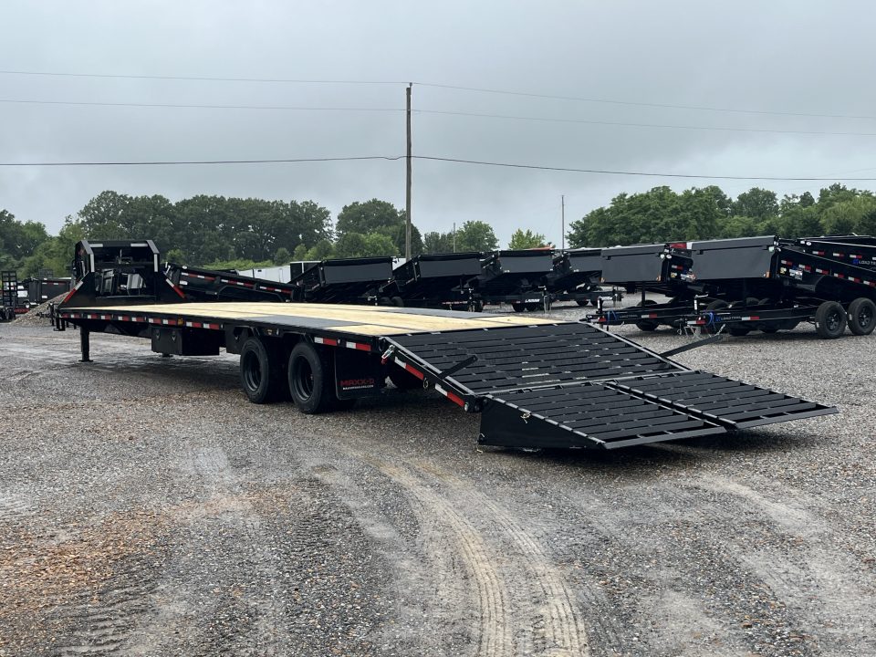 New 2027 MAXXD Gooseneck AIR RIDE Flatbed Trailer | 102" x 40' 40K GVWR