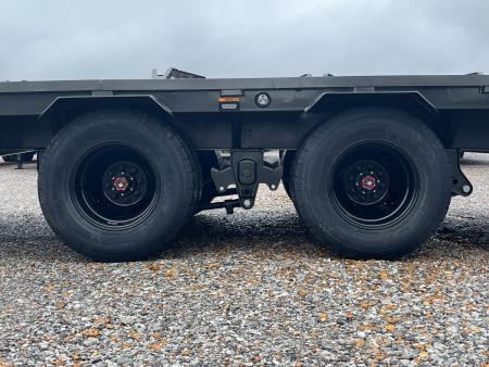 New 2027 MAXXD Gooseneck Flatbed Trailer | 102" x 28' 25K GVWR