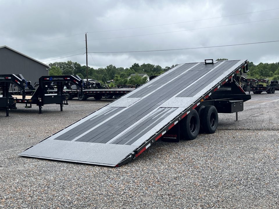 New 2027 MAXXD Gooseneck Trailer | 102" x 26' 25.9K GVWR
