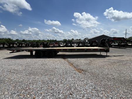 New 2027 MAXXD Hydraulic Dovetail Gooseneck Trailer | 34' x 102' 30K GVWR