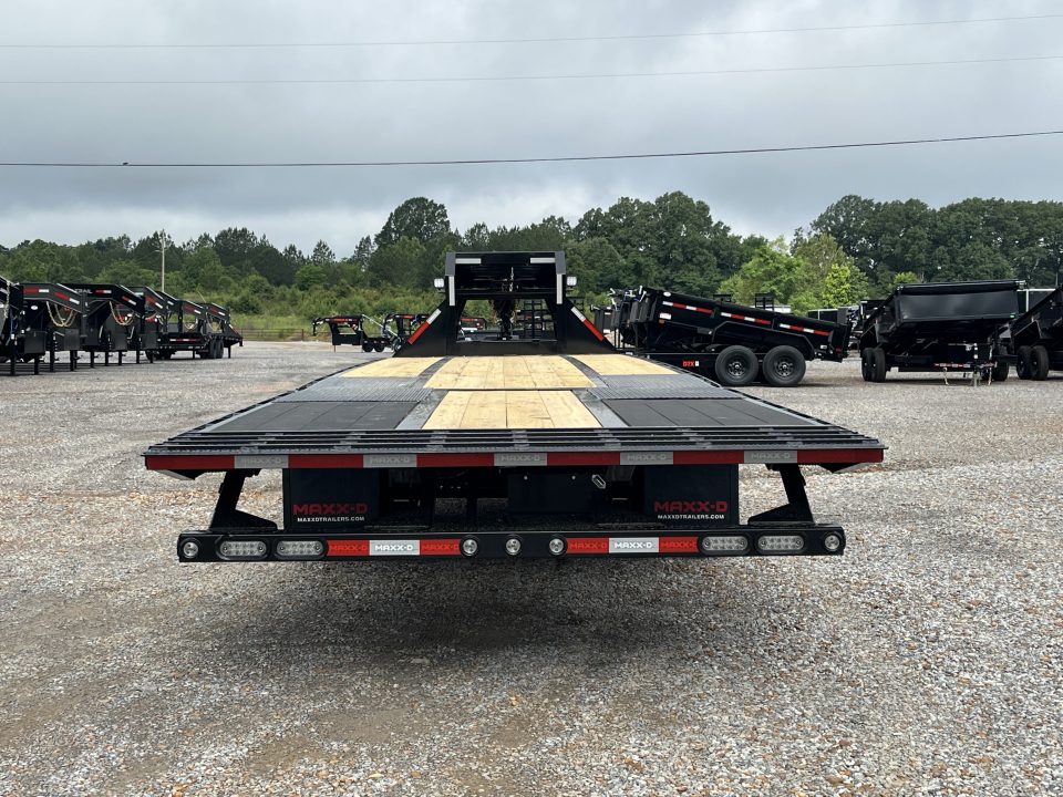 New 2027 MAXXD Hydraulic Dovetail Gooseneck Trailer | 34' x 102' 30K GVWR