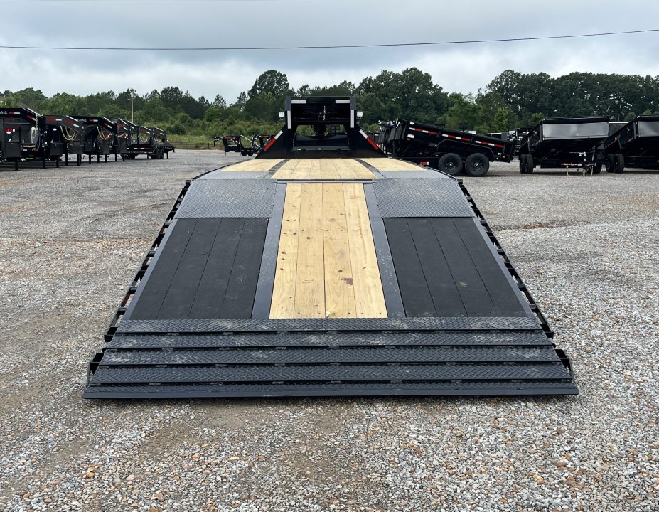 New 2027 MAXXD Hydraulic Dovetail Gooseneck Trailer | 34' x 102' 30K GVWR