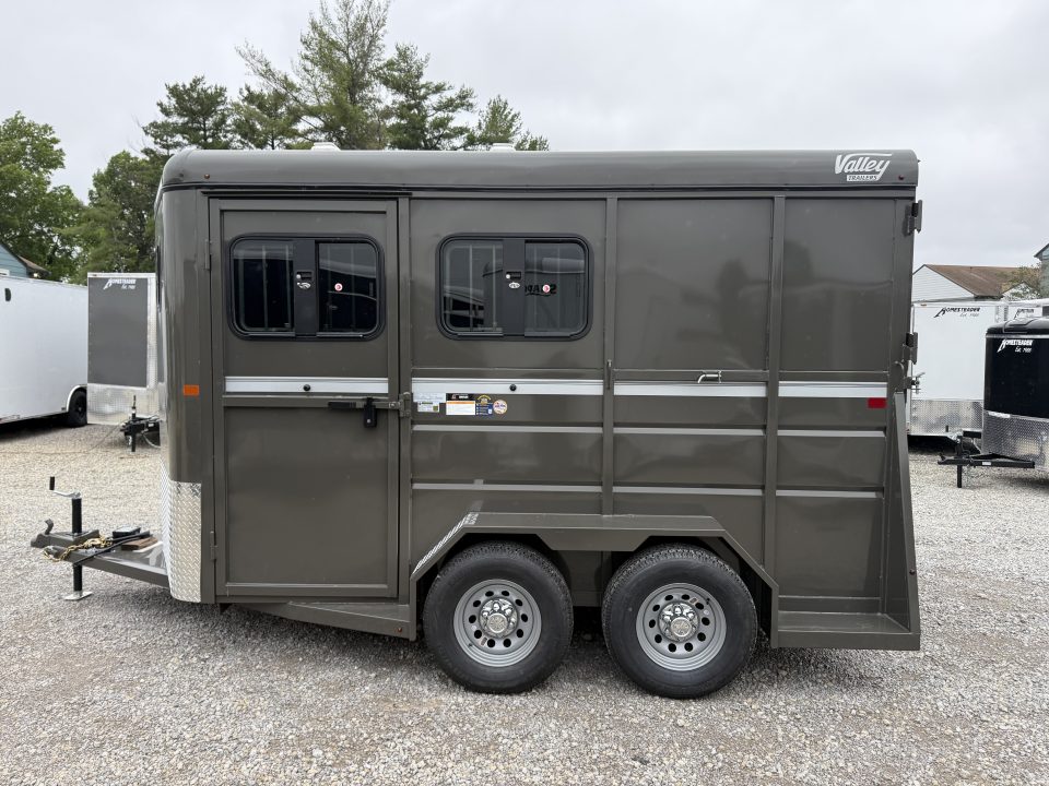 New 2027 Valley Trailers 2 Horse Slant w/ Ramp