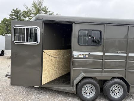 New 2027 Valley Trailers 2 Horse Slant w/ Ramp