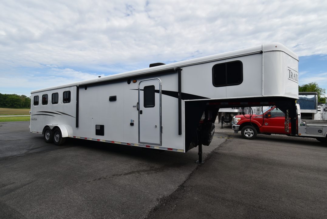 Used 2019 Bison Trailers Trailhand 7411 Horse Trailer
