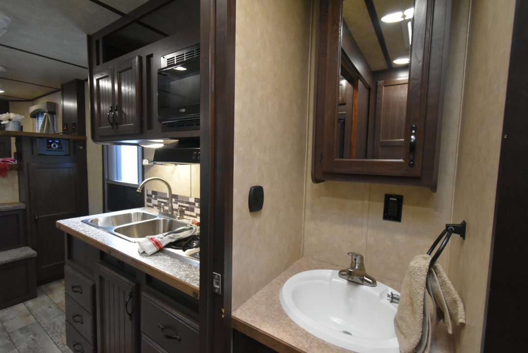 Used 2019 Bison Trailers Trailhand 7411 Horse Trailer