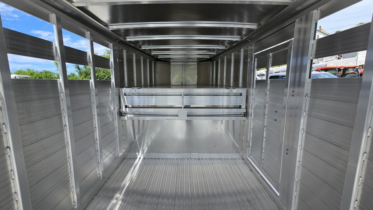 New 2026 Featherlite Trailers GOOSENECK 8127 7X20TA Stock / Stock Combo Trailer