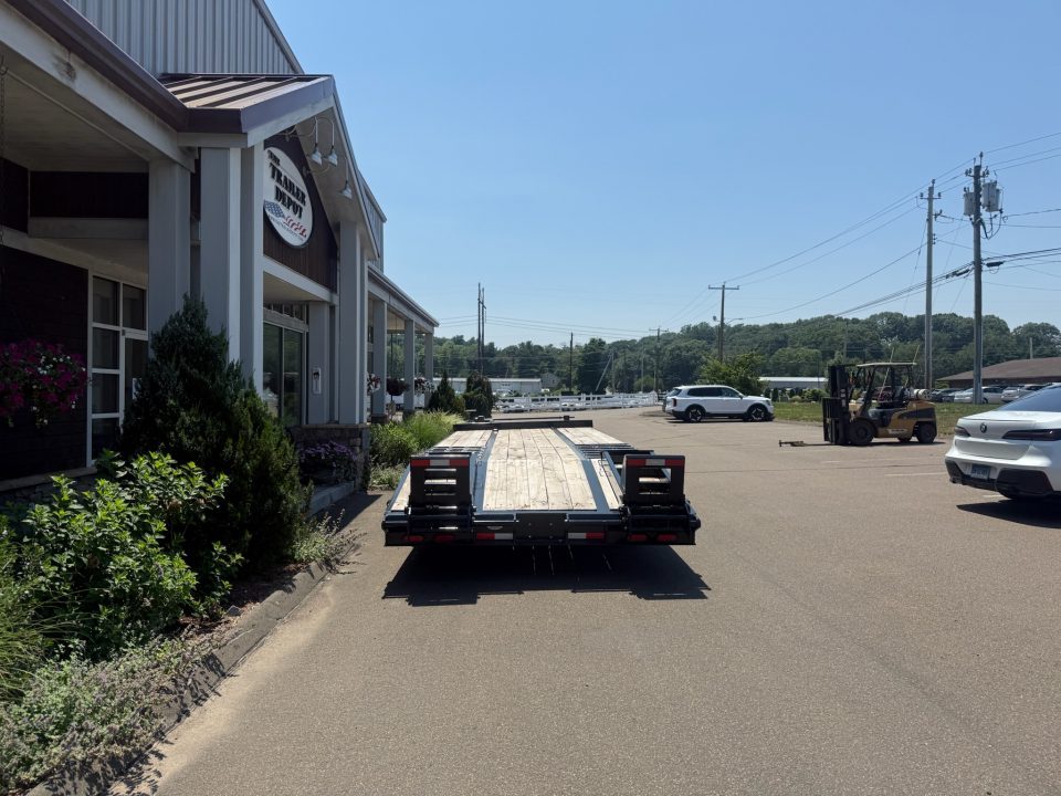New CAM Superline 8'6" x 25' Beast Deckover Trailer 26.4K