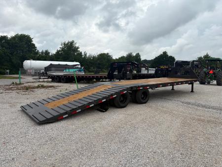 New 2026 Load Trail 24K TANDEM DUAL LOW PRO GN HYDROTAIL W/ STEEL RUNNERS/ HYDRO JACKS/ 102X32 Flatbed Trailer