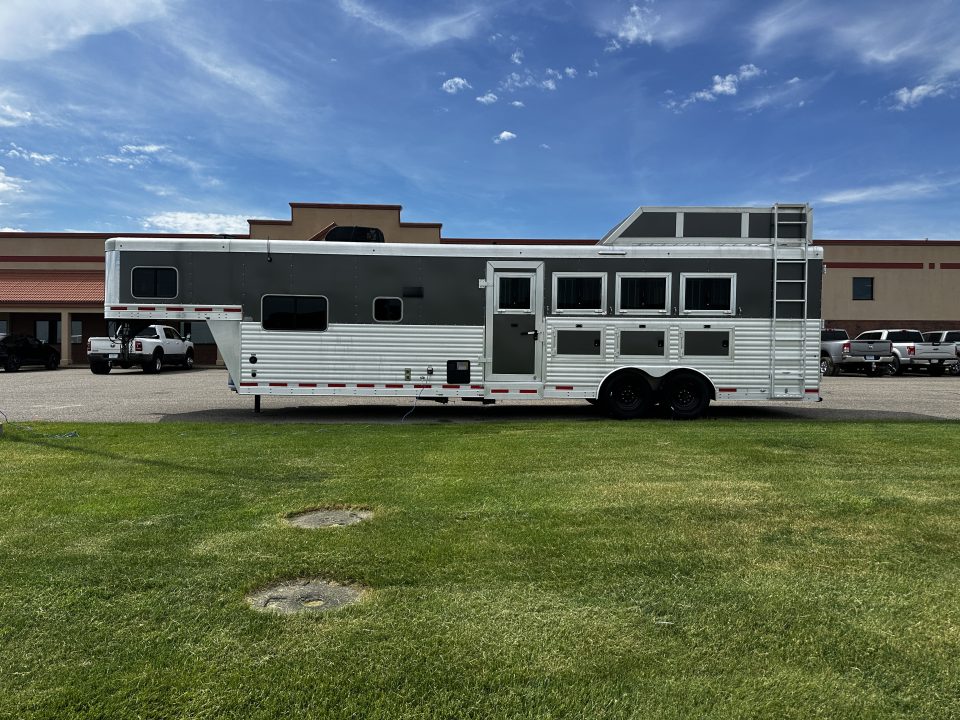 Used 2017 Sierra Trailers 4H 12'6" LQ Horse Trailer